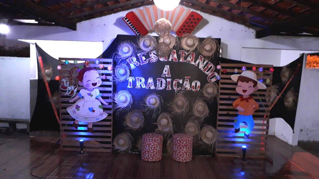 Arraiá da Escola Mestre Chico da Costa “Resgatando a Tradição”