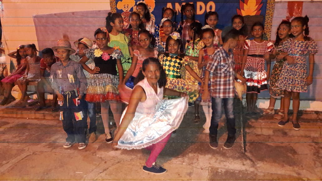 Muita animação no “Arraiá do Amado”.