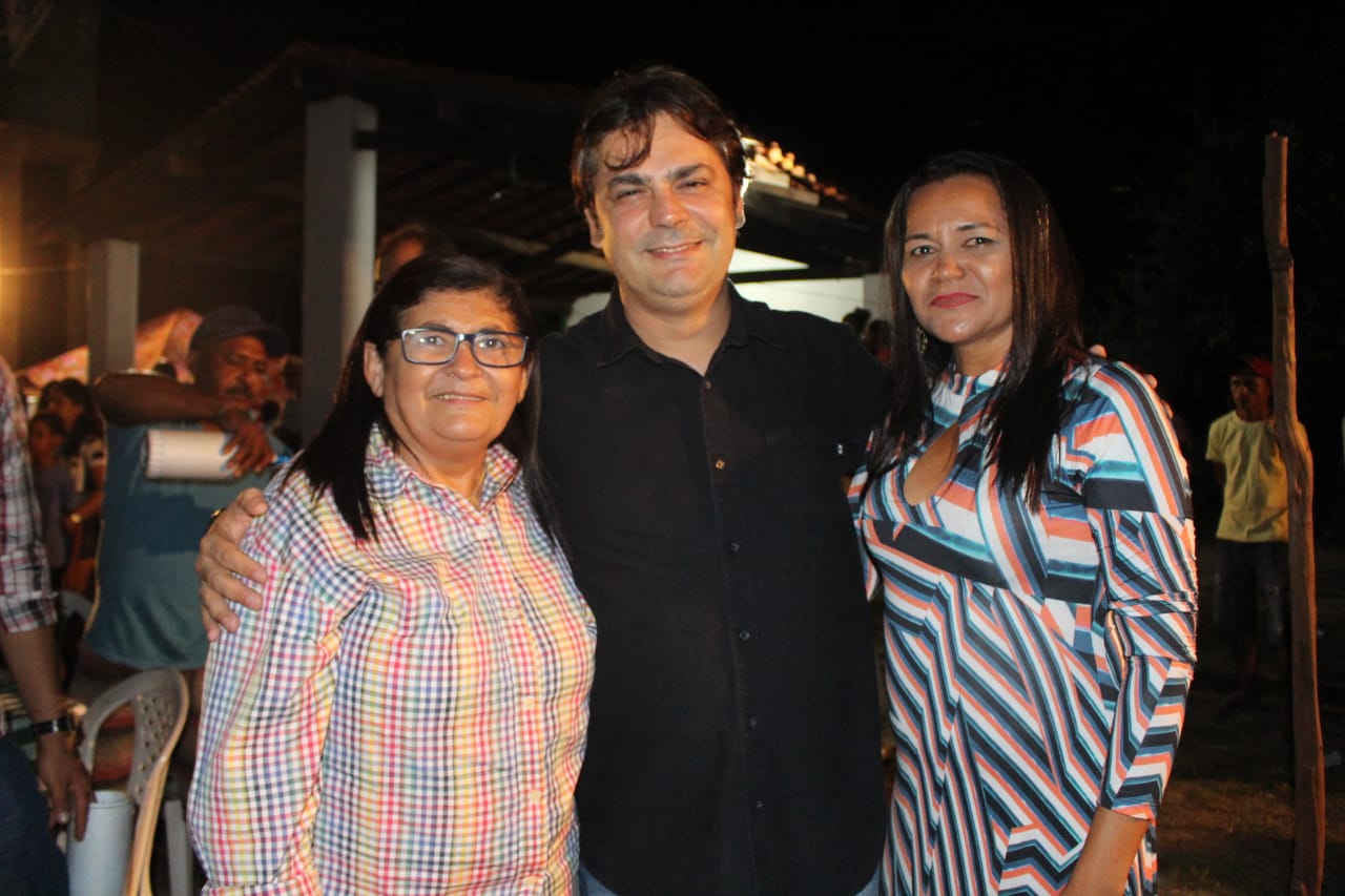 Arraiá das Escolas Municipais com muita animação, atraem grande público.