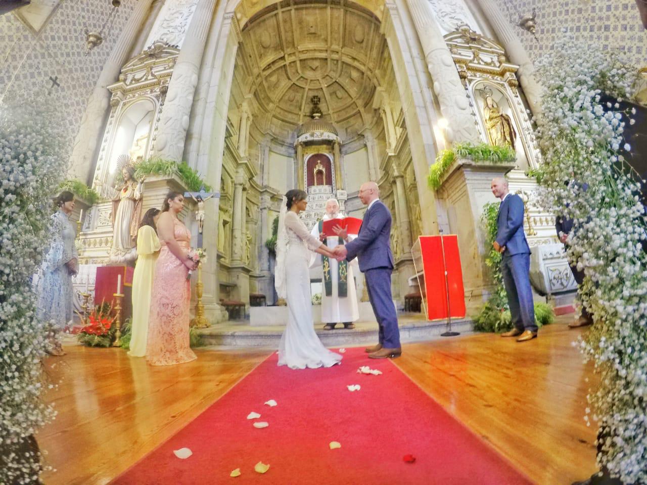 FILHA DE FREITENSE, CASA NA EUROPA COM EMPRESÁRIO AMERICANO.