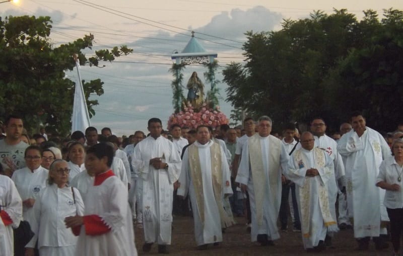 Devotos em Procissão encerram o Festejo de Nossa Senhora do Livramento