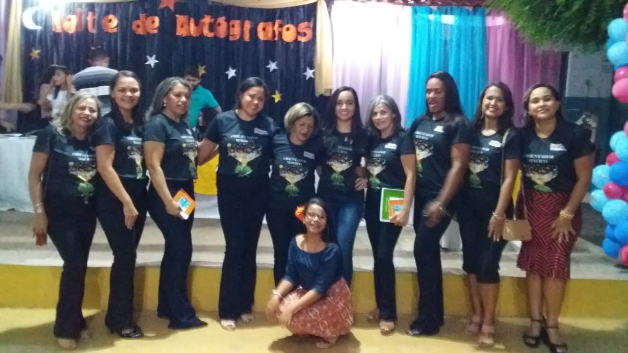 Colégio Mérito D’Martonne-José de Freitas promoveu uma “Noite de Autógrafos”