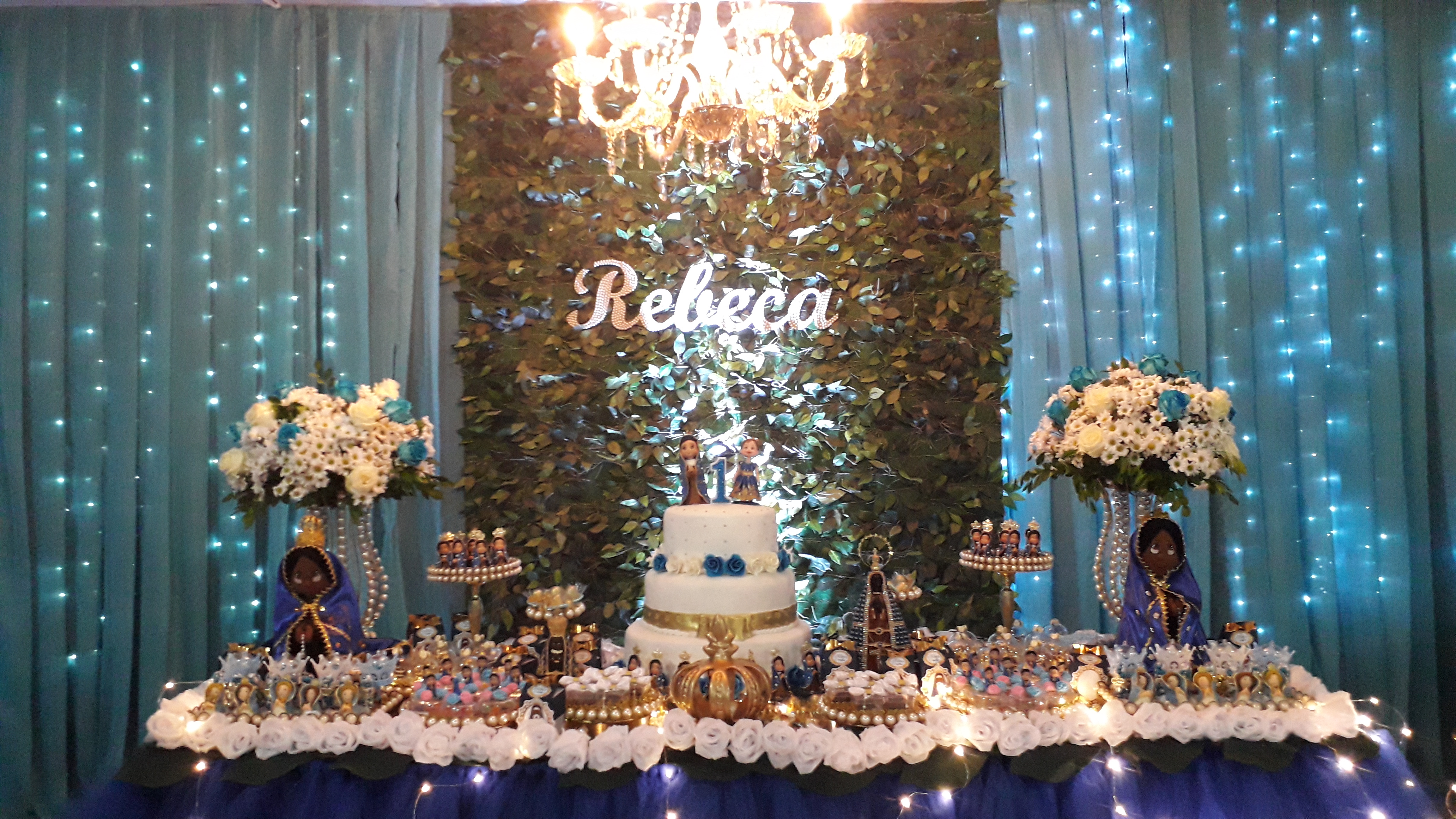 Rebeca Recebe as Bençãos e Proteção de Nossa Senhora.