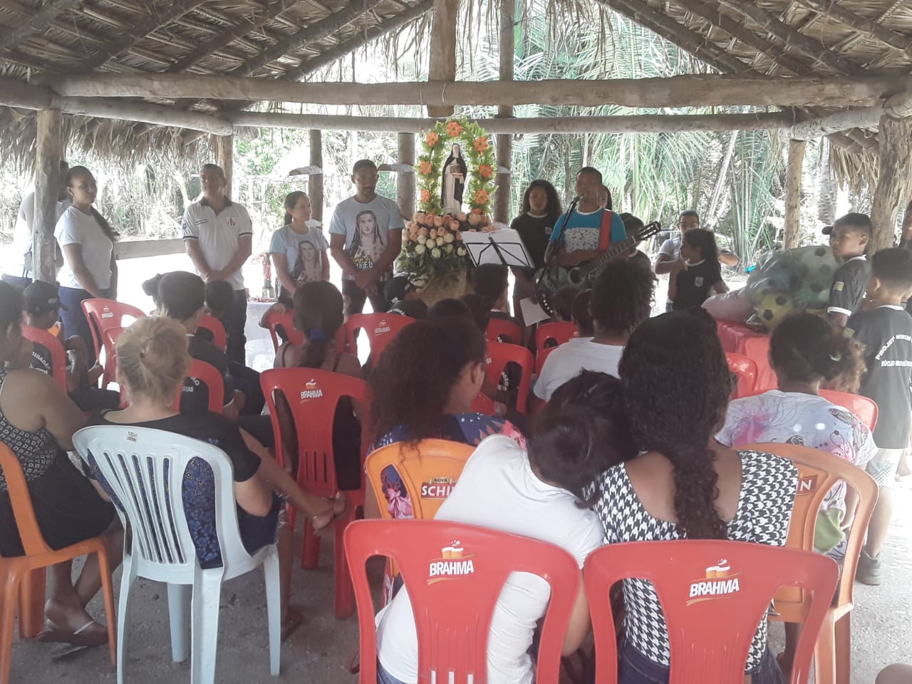 CRIANÇAS DO PROJETO PELOTÃO MIRIM DE JOSÉ DE FREITAS SÃO HOMENAGEADAS COM MANHÃ DE LAZER.