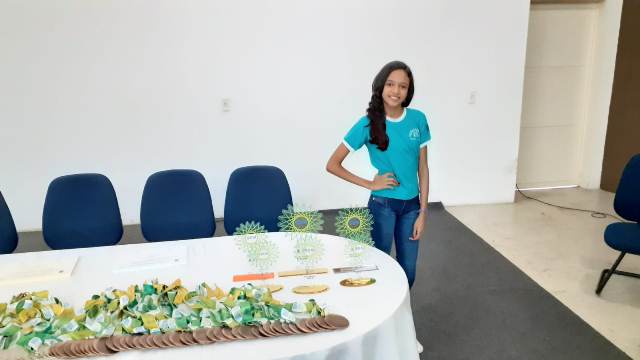 Aluna da Escola Pública Municipal de José de Freitas Recebe Medalha da OPIM em Cerimônia na UFPI.