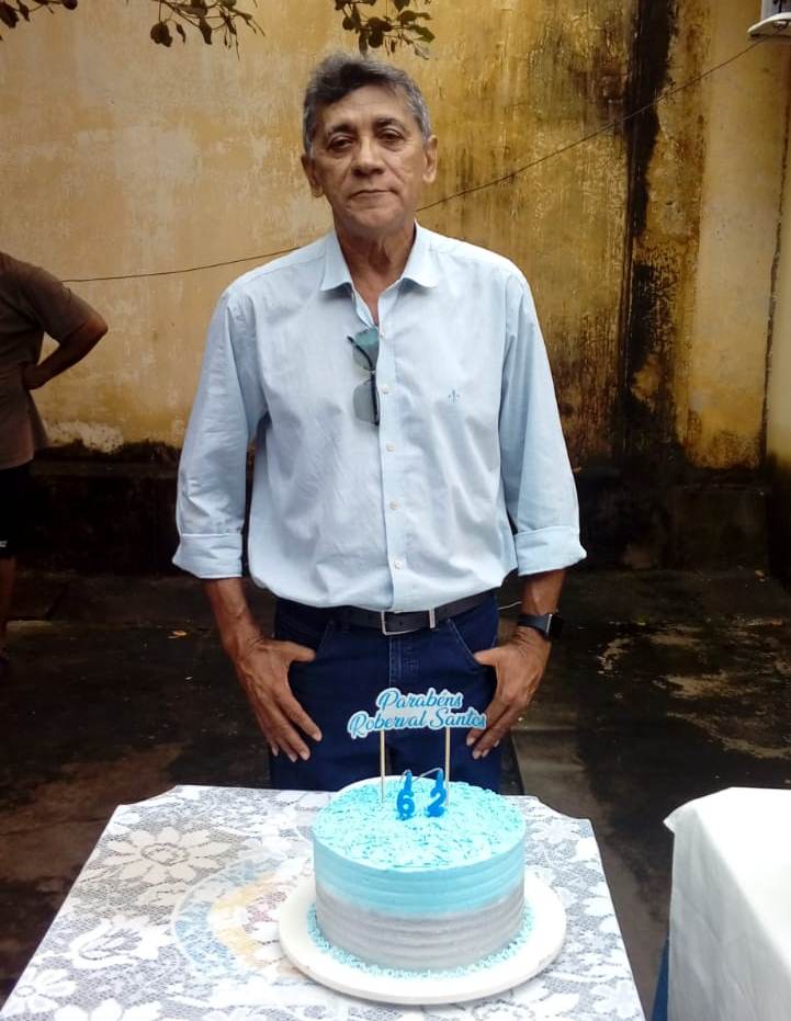 Presidente da Câmara Municipal Vereador Roberval Santos Recebe as Homenagens do Blogueiro Paulo Craveiro.