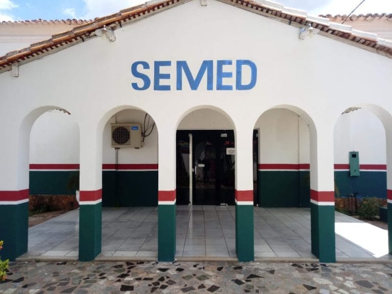 Secretaria de Educação Entrega Atividades e Kit’s para os alunos da Rede Municipal de Ensino.