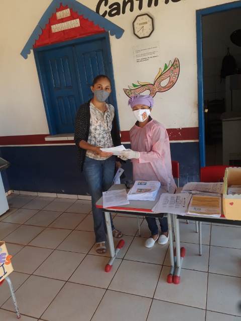 SEMED Faz Entrega da 4ª Atividade Remota.