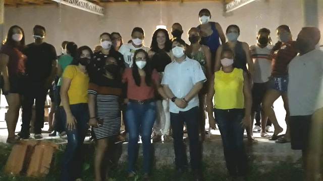 Vereadora Andreia Ferreira em Reunião recebe apoio à sua pré-candidatura.