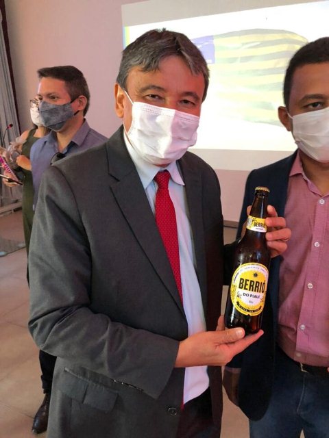 Ambev lança “Berrió” cerveja feita a partir do caju em homenagem ao Piauí.