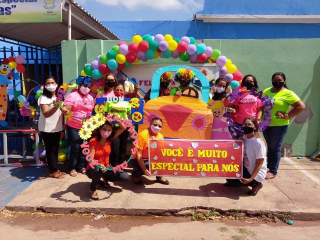 Apae José de Freitas realiza “Drive Thru”em comemoração ao dia da criança