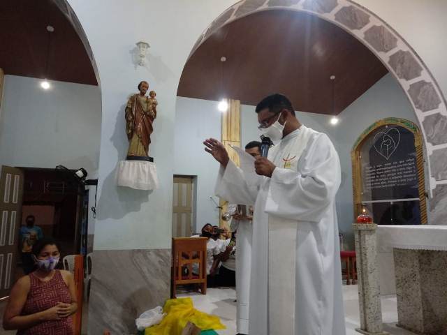 Igreja Católica Celebra a Missa do Nascituro.