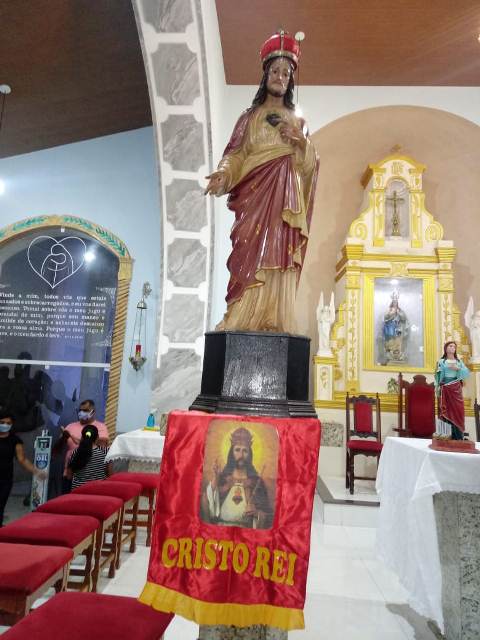Igreja Católica Celebra Jesus Cristo, Rei do Universo.