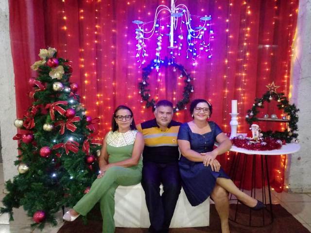 Diretoria Renovação SISMUJOF Realizou sua Confraternização com muita animação.