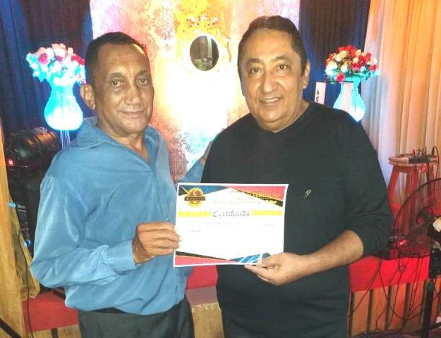 Cronista Social Acélio Sousa Entrega Títulos às “Celebridades” Freitenses