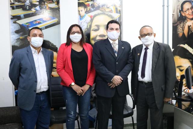 OAB Piauí leva demandas sobre acessibilidade e inclusão dos alunos com deficiência à Secretaria Municipal de Educação