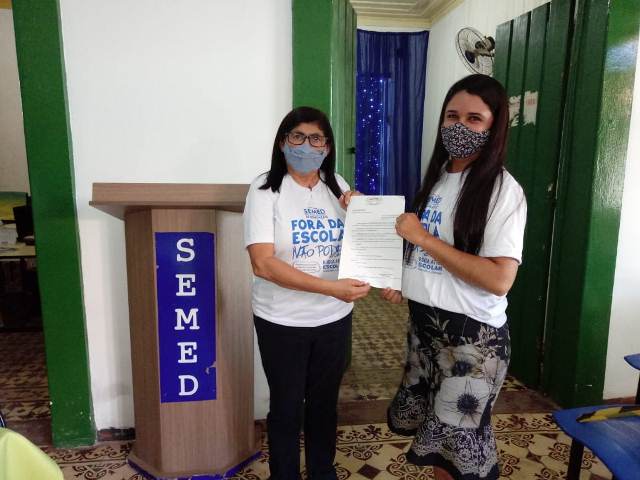 Secretária de Educação Entrega Portarias e Toma Outras Providências