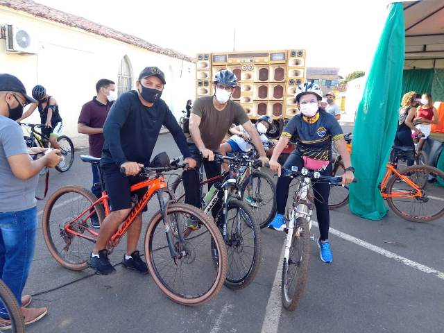 Prefeitura de José de Freitas Realiza Passeio Ciclístico