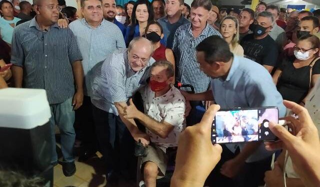 Pré-Candidato ao Governo do Estado do Piauí Médico Dr. Silvio Mendes é Recebido por uma multidão na Cidade de José de Freitas-PI