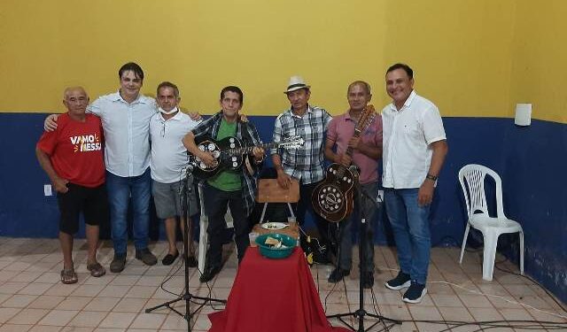 Prefeito Roger Linhares Prestigia Grande Show de Viola