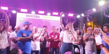 Candidata a Deputada Estadual Vanessa Tapety é Recebida por uma multidão na Cidade de José de Freitas