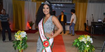 Francisca Tamyris é Aclamada Miss José de Freitas em Grande Evento Social