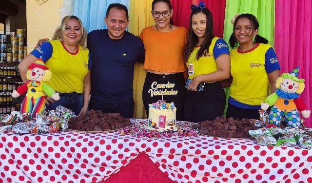 Casa das Variedades Completa Um Ano de Atividade em Grande Comemoração