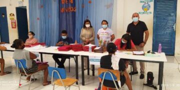 Secretária de Educação Visita Escolas Acompanhando o Andamento das Matrículas