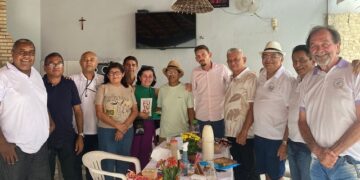 Academia Freitense de Letras Realiza Confraternização