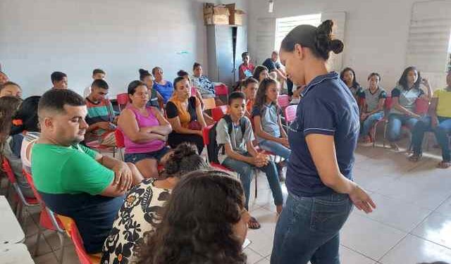 Escola da Rede Pública Municipal Realiza Atividade Escola X Família