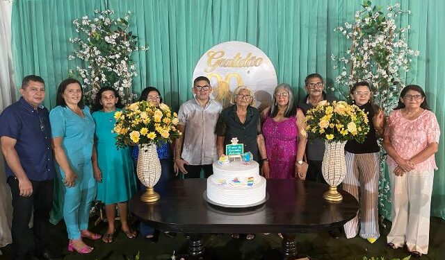 Celebração dos 90 Anos da Senhora Teresinha Holanda