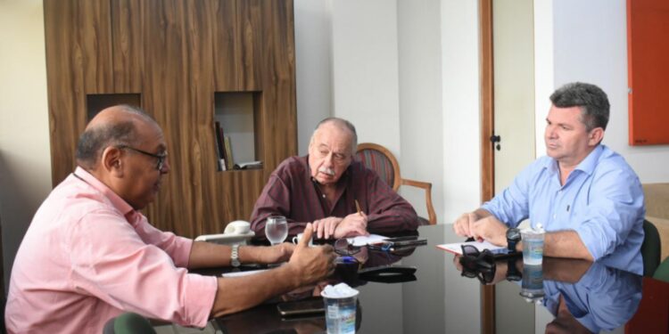 Freitas Neto e Reitor do IFPI Conversam sobre Curso Superior de Agronomia para José de Freitas*