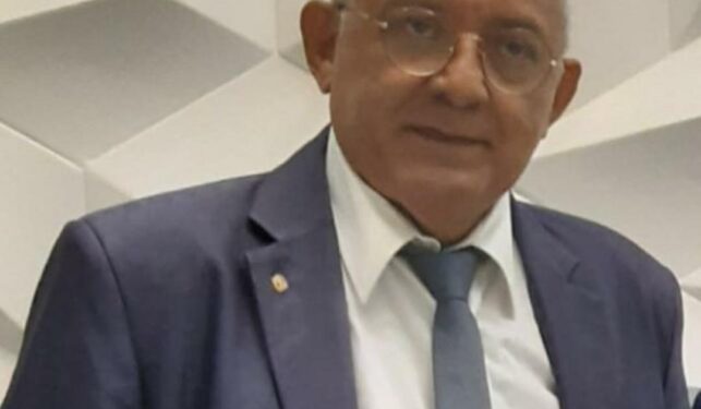 Advogado Dr. Joaquim Santana Neto Recebe Láurea de Agradecimento