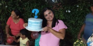 Parabéns para Amélia Sampaio em uma Festa Surpresa