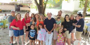 Fernando Freitas Celebra a Vida em um Alegre Encontro Familiar