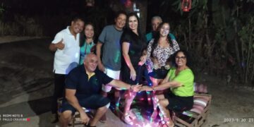 Noite de Luau Com Amigos Amantes da Lua