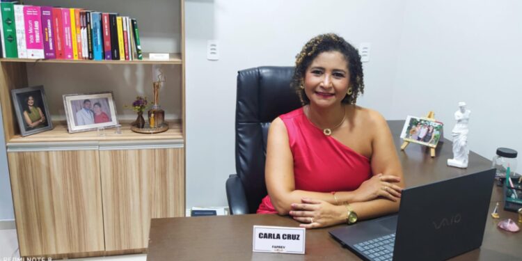 Advogada Dra. Carla Cruz Inaugura Novo Escritório no dia de seu Natalício