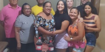 De Repente Uma Festa de Aniversário “Surpresa” Para Dayana Santos