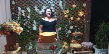 Márcia Ximenes Celebra a Vida ao Lado de Familiares e Amigos