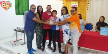 Aluno da Escola Senhor Carvalho Recebe Prêmio do Projeto MPT na Escola