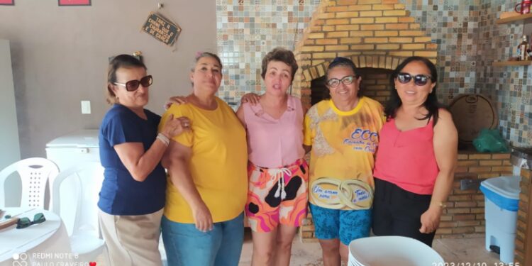 Amigas Formadas em Serviço Social Realizam Confraternização
