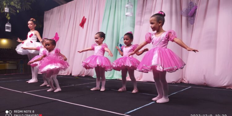 Ballet Clarice Ramos Realizou o Espetáculo Leilão de Jardins um Tributo a Cecília Meireles