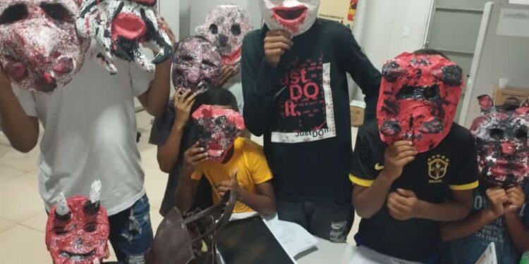 Fundação de Cultura Realiza Oficina de Máscara em Barro de Louça