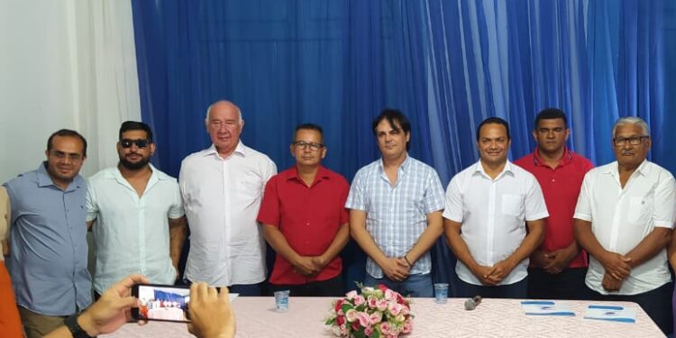 Prefeito Roger Linhares dá Posse a Novos Secretários