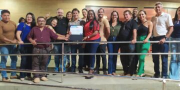 Solenidade de Entrega do Certificado da Premiação Prefeitura Empreendedora para a Loja de Arte