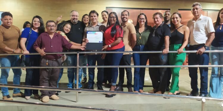 Solenidade de Entrega do Certificado da Premiação Prefeitura Empreendedora para a Loja de Arte