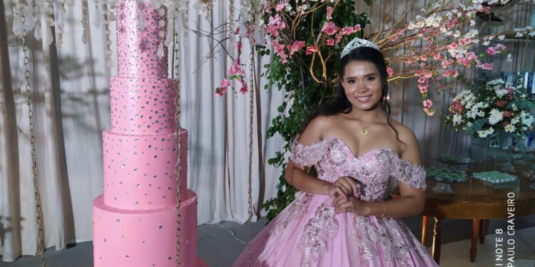 Família Celebra os 15 Anos de Wanderlany