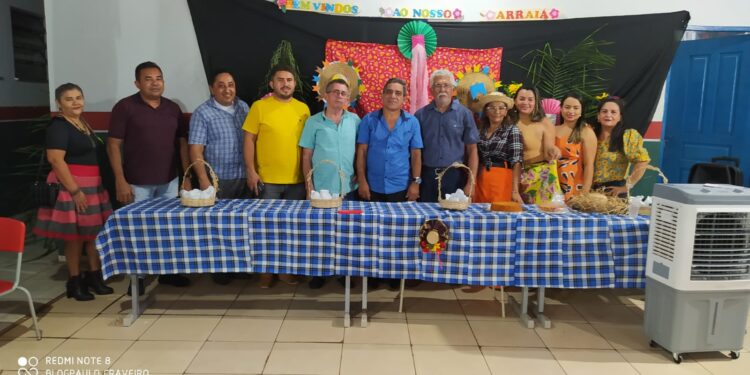 Arraiá EJA da Humberto de Campos Muitas Atrações e Alegria