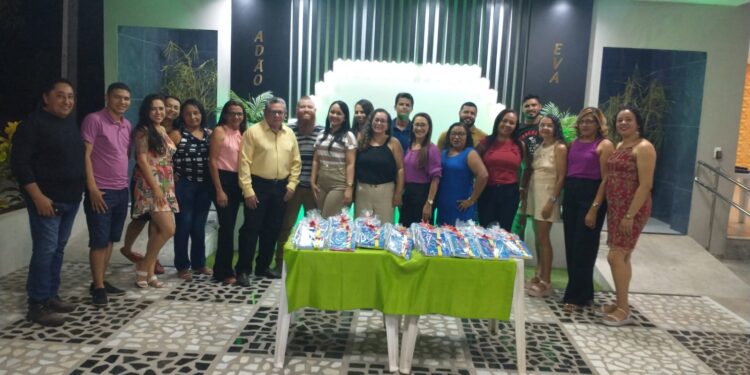 Professores da Escola Tia Amélia são Homenageados