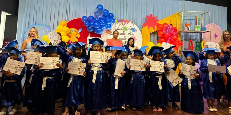 Escola Municipal Antônio Gaioso Realizou Formatura do ABC